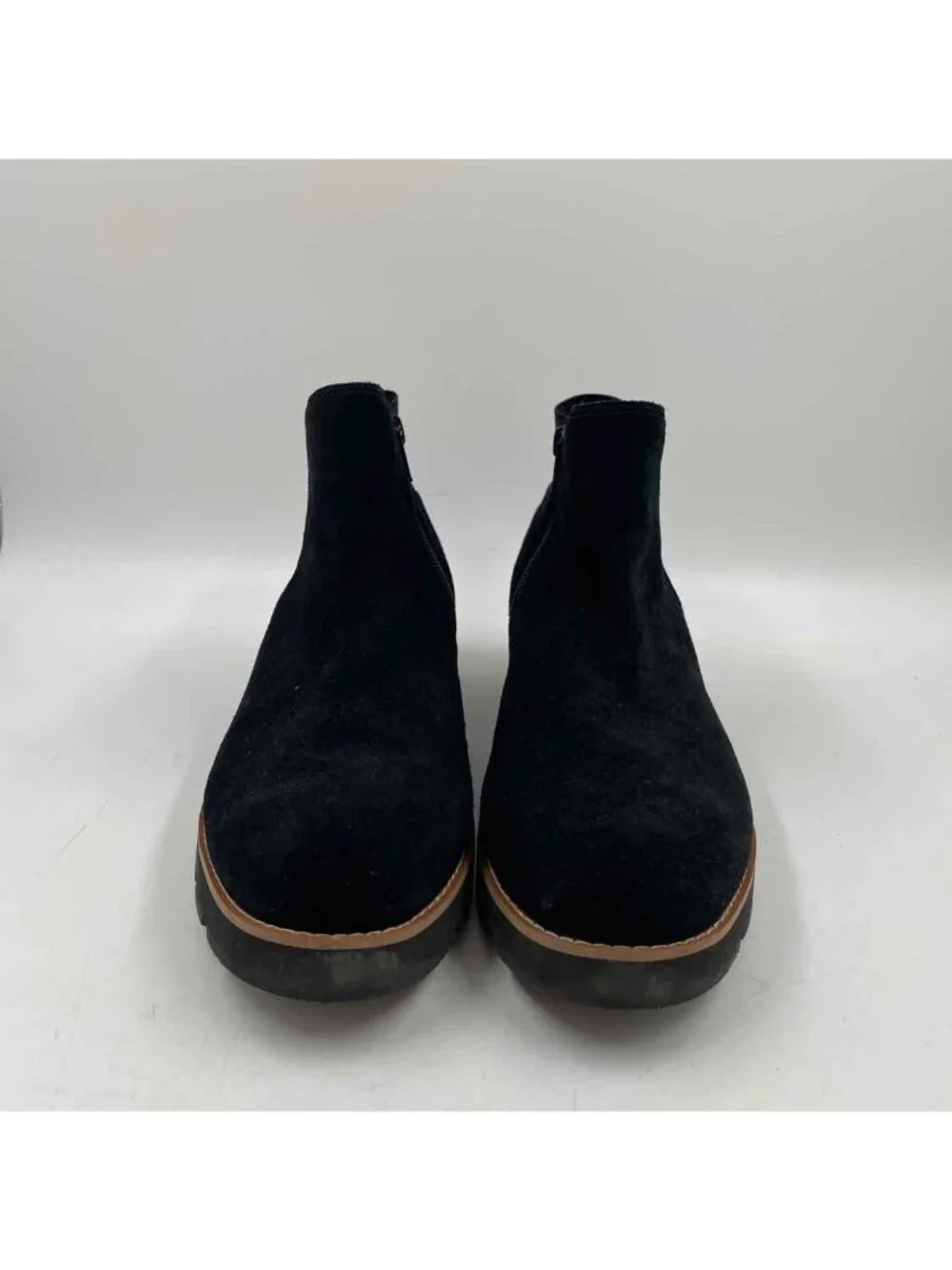Vionic black suede